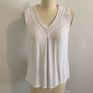 Daniel rainn white sleeveless blouse M